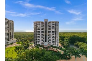 6075 Pelican Bay Boulevard, Naples, FL 34108 - MLS#225082391