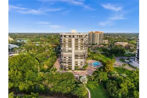 6075 Pelican Bay Boulevard, Naples, FL 34108 - MLS#225082391