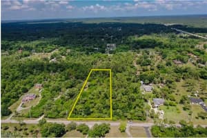  2ND ST SE, Naples, FL 34117 - MLS#225082435