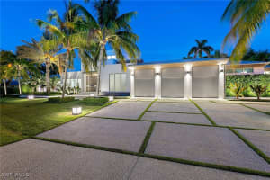 2211 South Winds Drive, Naples, FL 34102 - MLS#225082497