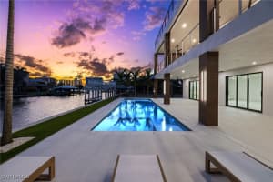 256 Trade Winds Avenue, Naples, FL 34108 - MLS#225082558