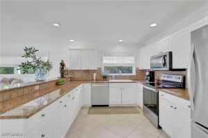 826 109th Avenue, Naples, FL 34108 - MLS#225082645