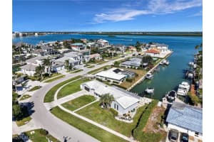 945 Sundrop Court, Marco Island, FL 34145 - MLS#225082739