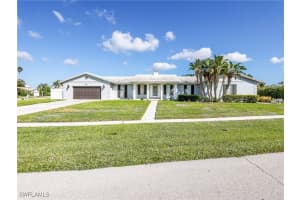 945 Sundrop Court, Marco Island, FL 34145 - MLS#225082739