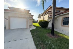 685 Luisa Lane, Naples, FL 34104 - MLS#225082762