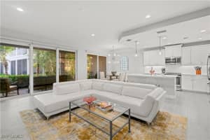 2560 Seychelles Dr 1003, Naples