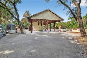 685 11th St Nw Naples, FL 34120 - Off Market