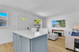 980 7th Avenue, Naples, FL 34102 - MLS#225082879