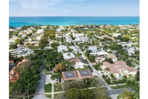 284 4th Street, Naples, FL 34102 - MLS#225082881