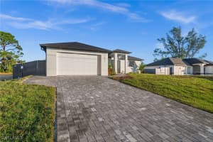 2827 13th Street, Cape Coral, FL 33993 - MLS#225082919