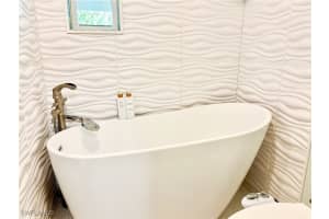 33 Henderson Drive, Naples, FL 34114 - MLS#225082924