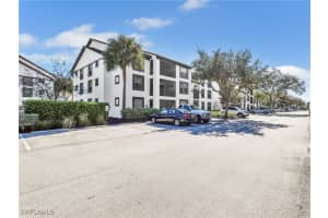 7935 Preserve Cir 423, Naples