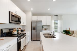 17534 Paradiso Way, North Fort Myers, FL 33917 - MLS#225082948