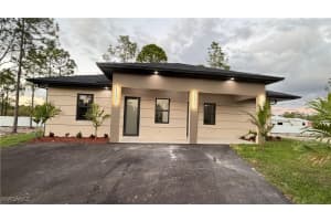 1821 Desoto Blvd N, Naples