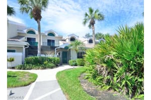 66 Emerald Woods Dr H7, Naples