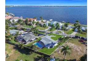 261 Bayshore Drive, Cape Coral, FL 33904 - MLS#225083085
