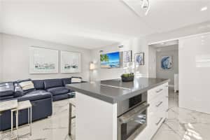 980 7th Avenue, Naples, FL 34102 - MLS#225083095