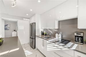 980 7th Avenue, Naples, FL 34102 - MLS#225083095