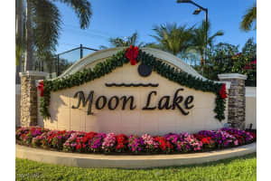 1321 Naples Lake Dr, Naples