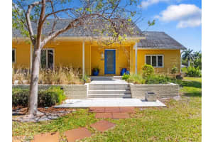 586 Yucca Road, Naples, FL 34102 - MLS#225083200