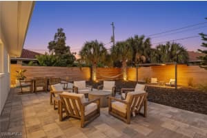 565 110th Avenue, Naples, FL 34108 - MLS#225083225