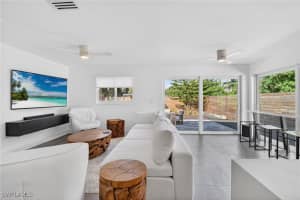 565 110th Avenue, Naples, FL 34108 - MLS#225083225