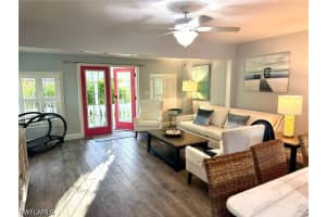 981 8th Terrace, Naples, FL 34102 - MLS#225083315