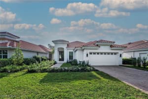981 Tierra Lago Way, Naples, FL 34119 - MLS#225083341