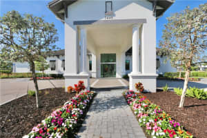 7352 Rockefeller Dr, Naples