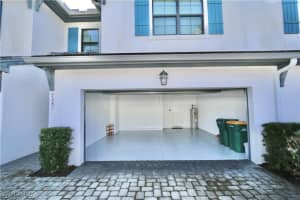 7352 Rockefeller Drive, Naples, FL 34119 - MLS#225083391