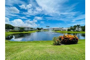 864 Tanbark Dr 102, Naples