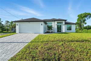 2607 38th Street, Lehigh Acres, FL 33976 - MLS#225083493