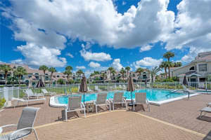 60 Emerald Woods Dr B 5, Naples