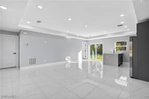 1044 Cresthaven Street, Lehigh Acres, FL 33974 - MLS#225083585