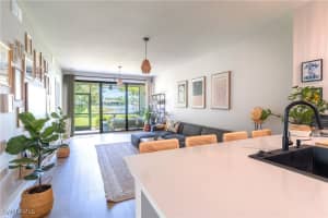 15126 Palmer Lake Cir 101, Naples