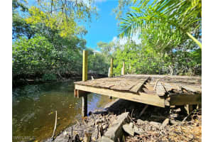 137 Dow Lane, North Fort Myers, FL 33917 - MLS#225083662