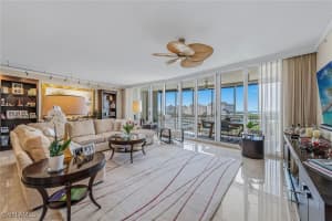 13675 Vanderbilt Drive, Naples, FL 34110 - MLS#225083698