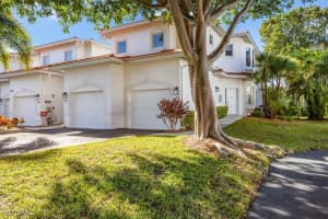 4700 Yacht Harbor Drive, Naples, FL 34112 - MLS#225083771