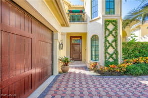 8057 Via Vecchia, Naples, FL 34108 - MLS#225083777