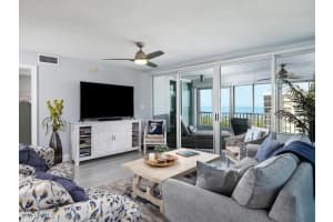 21 Bluebill Ave 1006, Naples