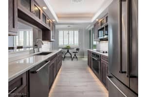 21 Bluebill Avenue, Naples, FL 34108 - MLS#225083827