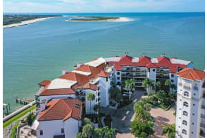 601 La Peninsula Boulevard, Naples, FL 34113 - MLS#225083991