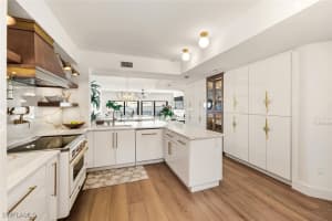 601 La Peninsula Boulevard, Naples, FL 34113 - MLS#225083991