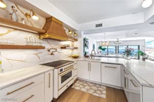 601 La Peninsula Boulevard, Naples, FL 34113 - MLS#225083991