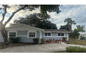 2101 43rd Terrace, Naples, FL 34116 - MLS#225084051