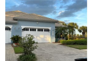6907 Cay Ct, Naples