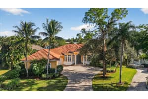 2203 Imperial Golf Co Boulevard, Naples, FL 34110 - MLS#225084073