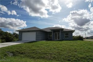 852 Chipley Street, Lehigh Acres, FL 33974 - MLS#225084125