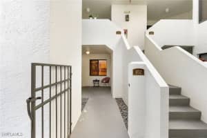 592 Beachwalk Circle, Naples, FL 34108 - MLS#225084138