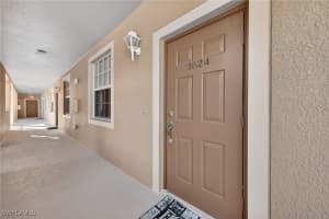 9601 Spanish Moss Way, Bonita Springs, FL 34135 - MLS#225084146